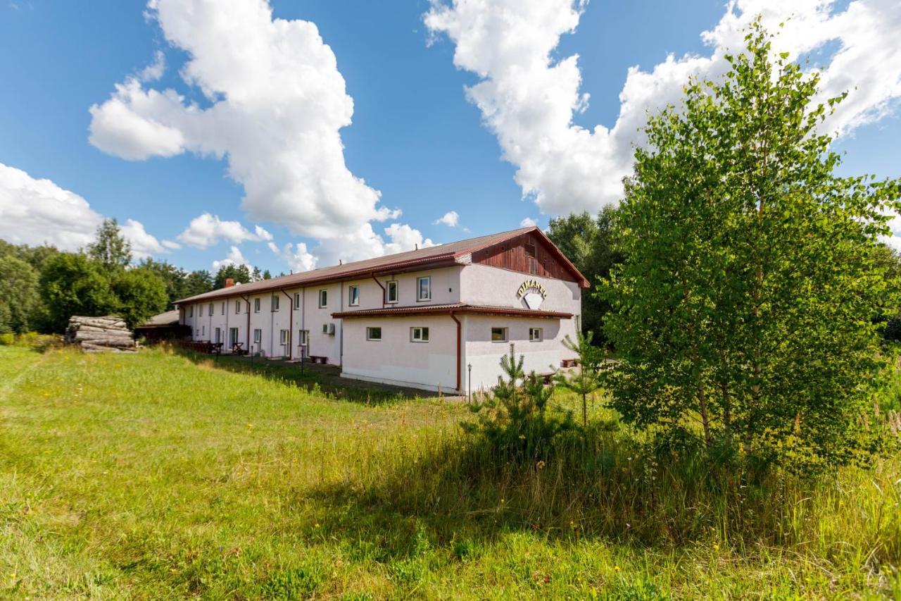 Viesu Nams “Dimantu Ferma” Hotel Ikskile Bagian luar foto